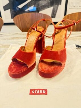 Staid Solange Platform Heel EU 37 / US 7